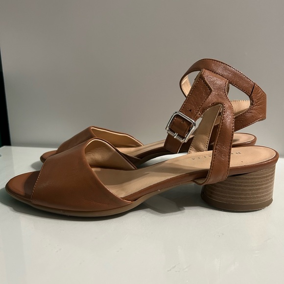 DP Italia Leather Sandals - Picture 3 of 7